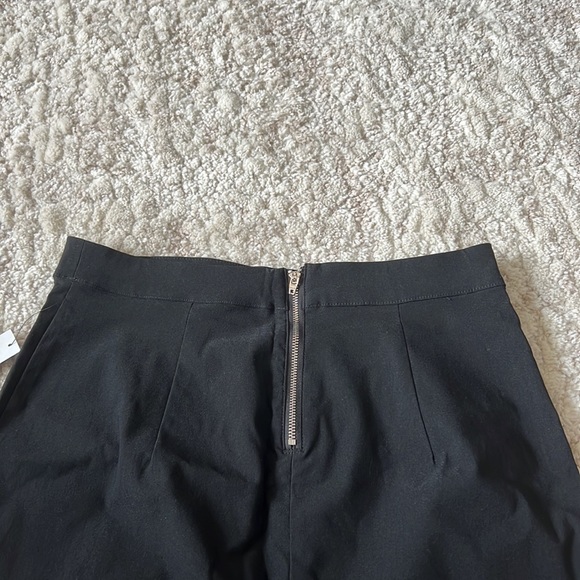 Black mini skirt - Picture 4 of 4